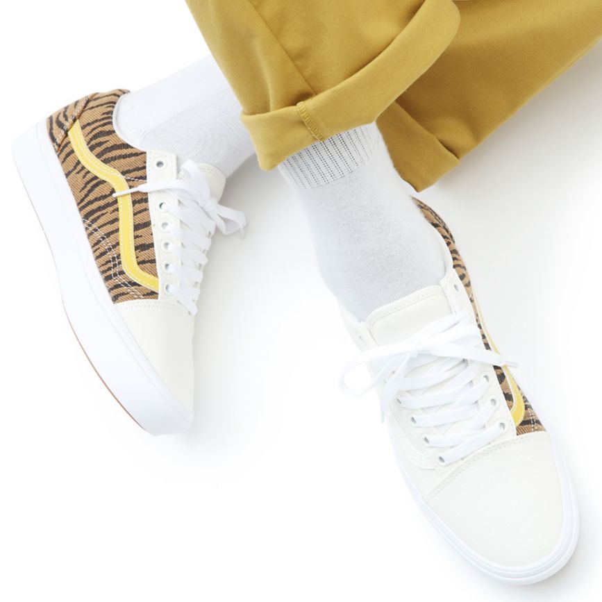 CLASSICS Vans Le Tigre ComfyCush Old Skool Mujer Blancas | VN810T2TX60